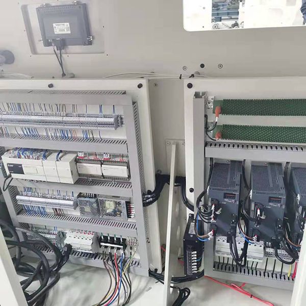 Servo driver and PLC control from a Japanese brand